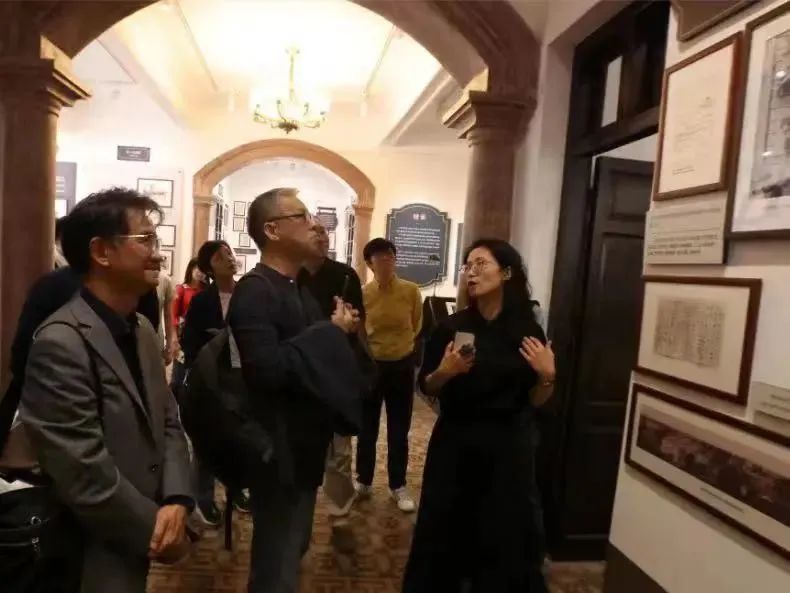 活动嘉宾参观史语所旧址.jpg